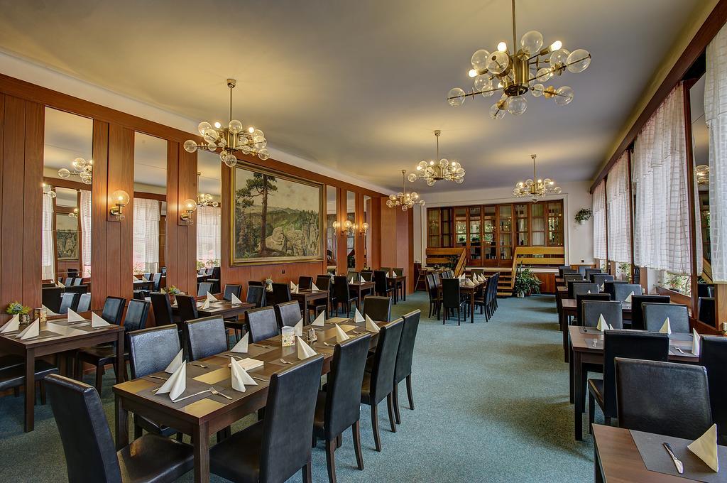 Parkhotel Skalni Mesto Jičín المظهر الخارجي الصورة